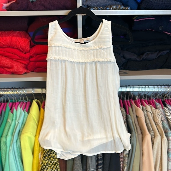 LOFT Tops - Loft ivory sleeveless scoop neck fringed top size XS